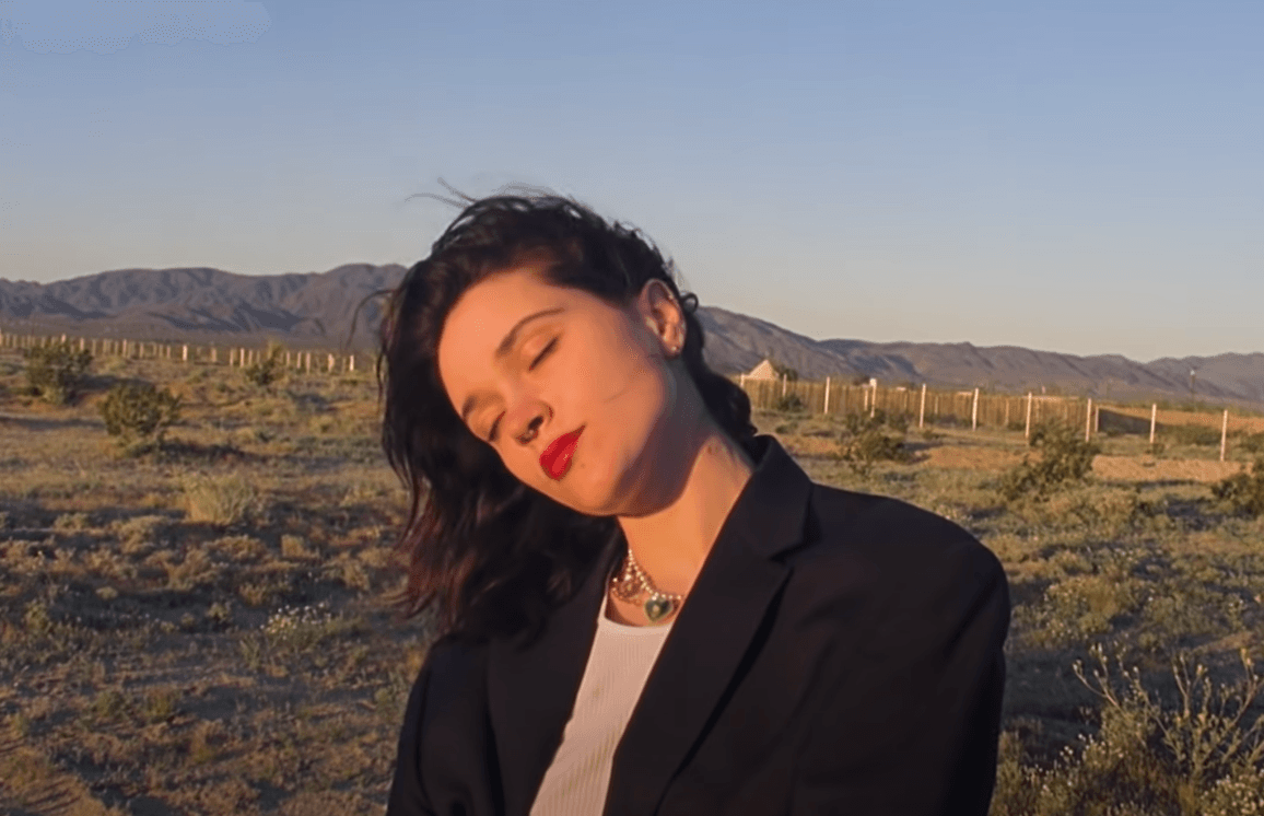 Lolo Zouaï - Alone With You