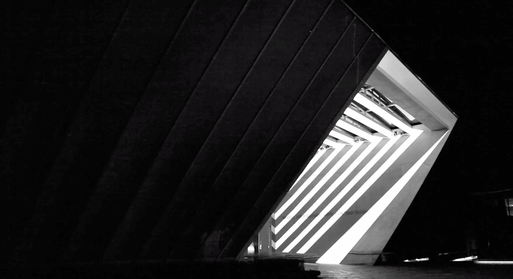 para-polis [muac]