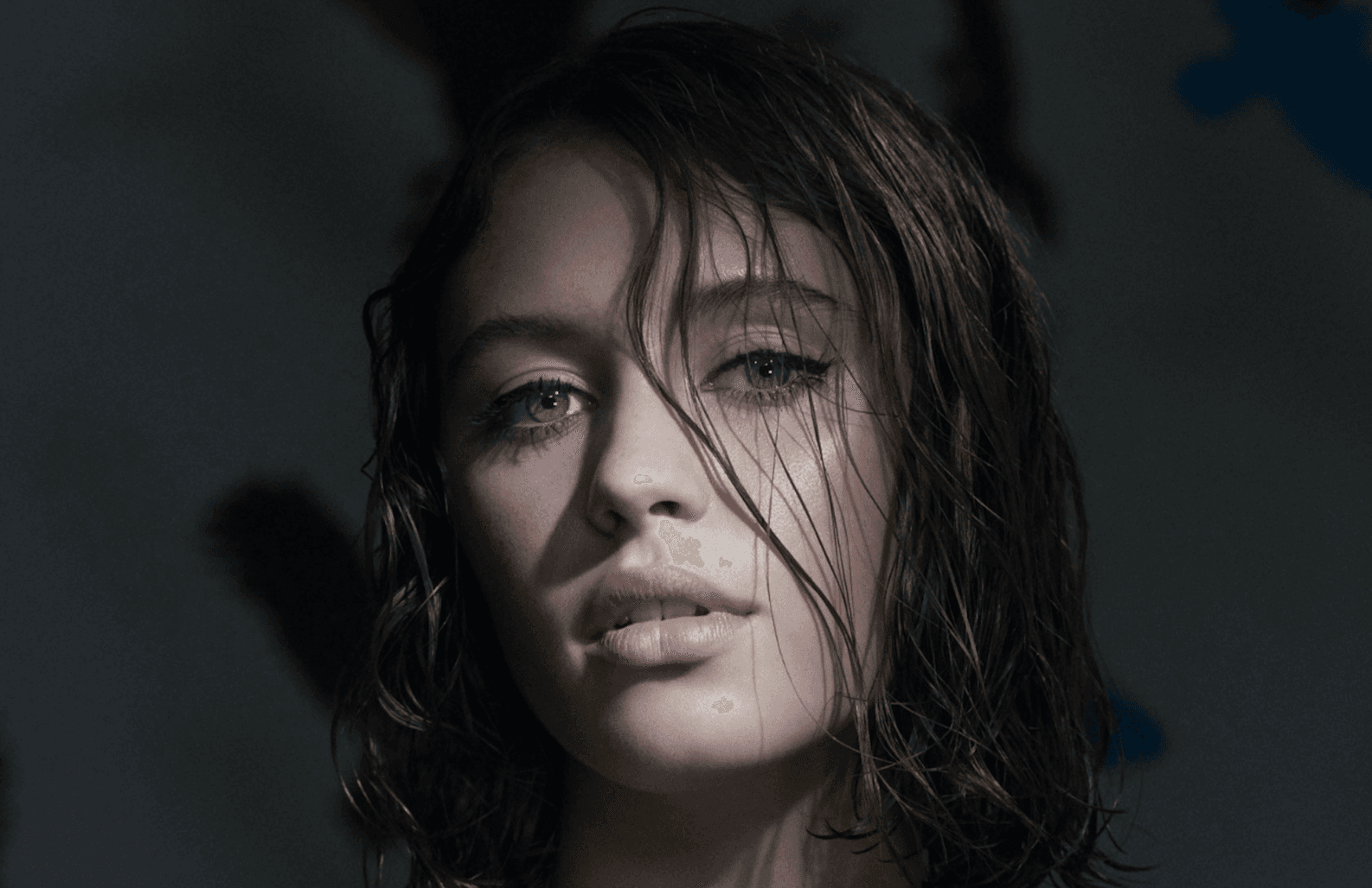 Feeling Beauty with Burberry and Iris Law