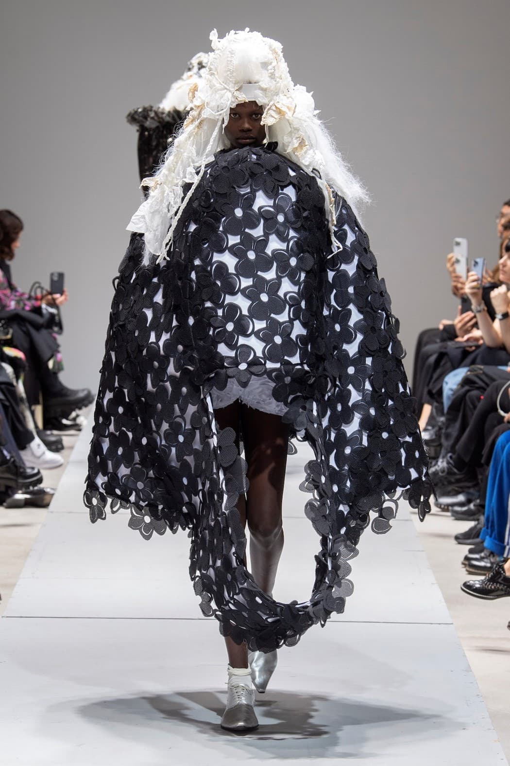 COMME DES GARÇONS SPRING/SUMMER 2023 SHOW