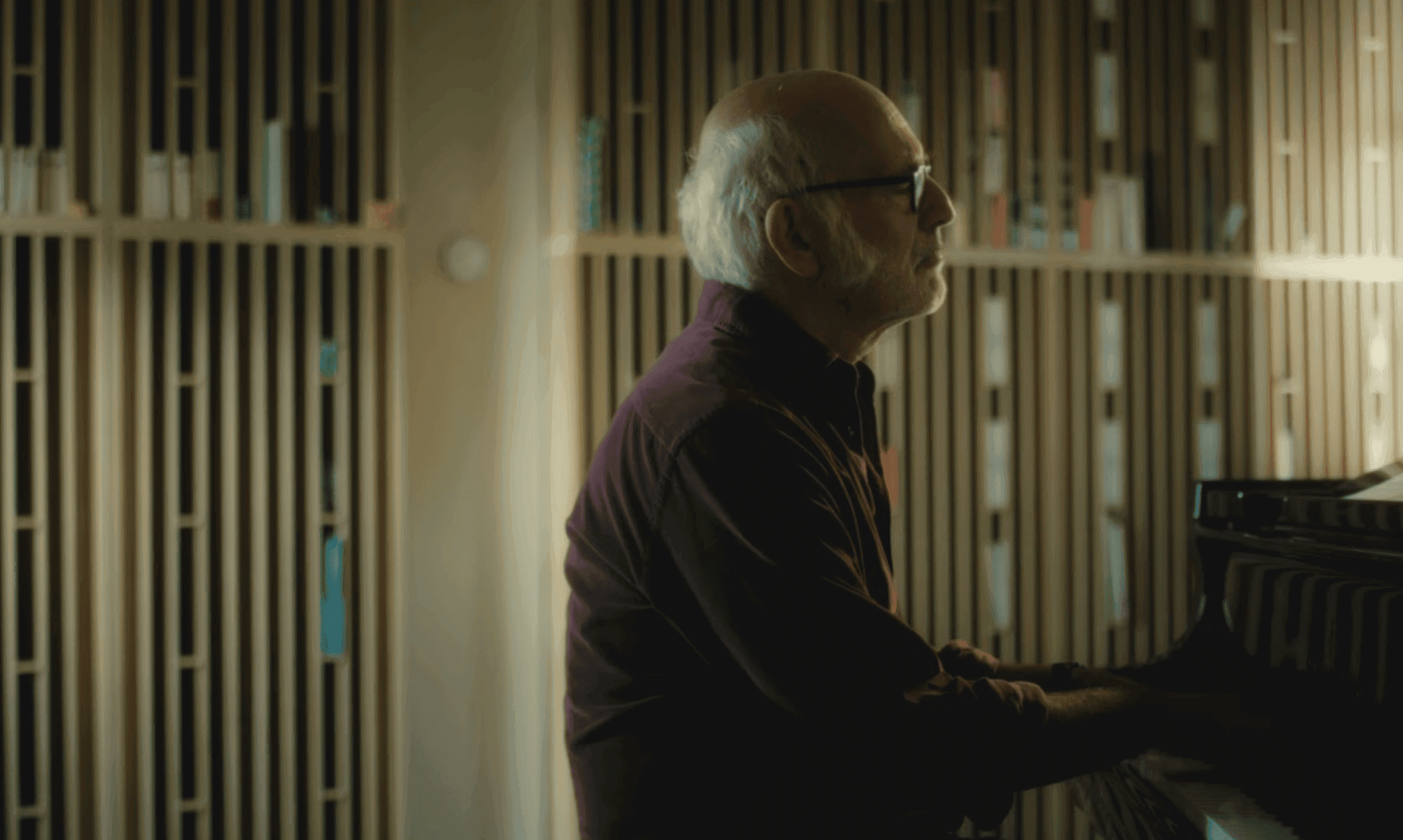 Ludovico Einaudi - Atoms (Performance Video)