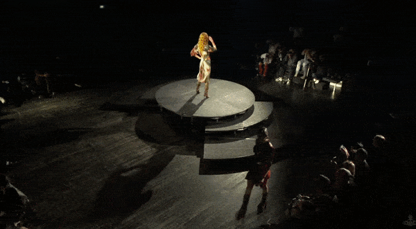 ANDREAS KRONTHALER FOR VIVIENNE WESTWOOD SPRING-SUMMER 2023 CATWALK