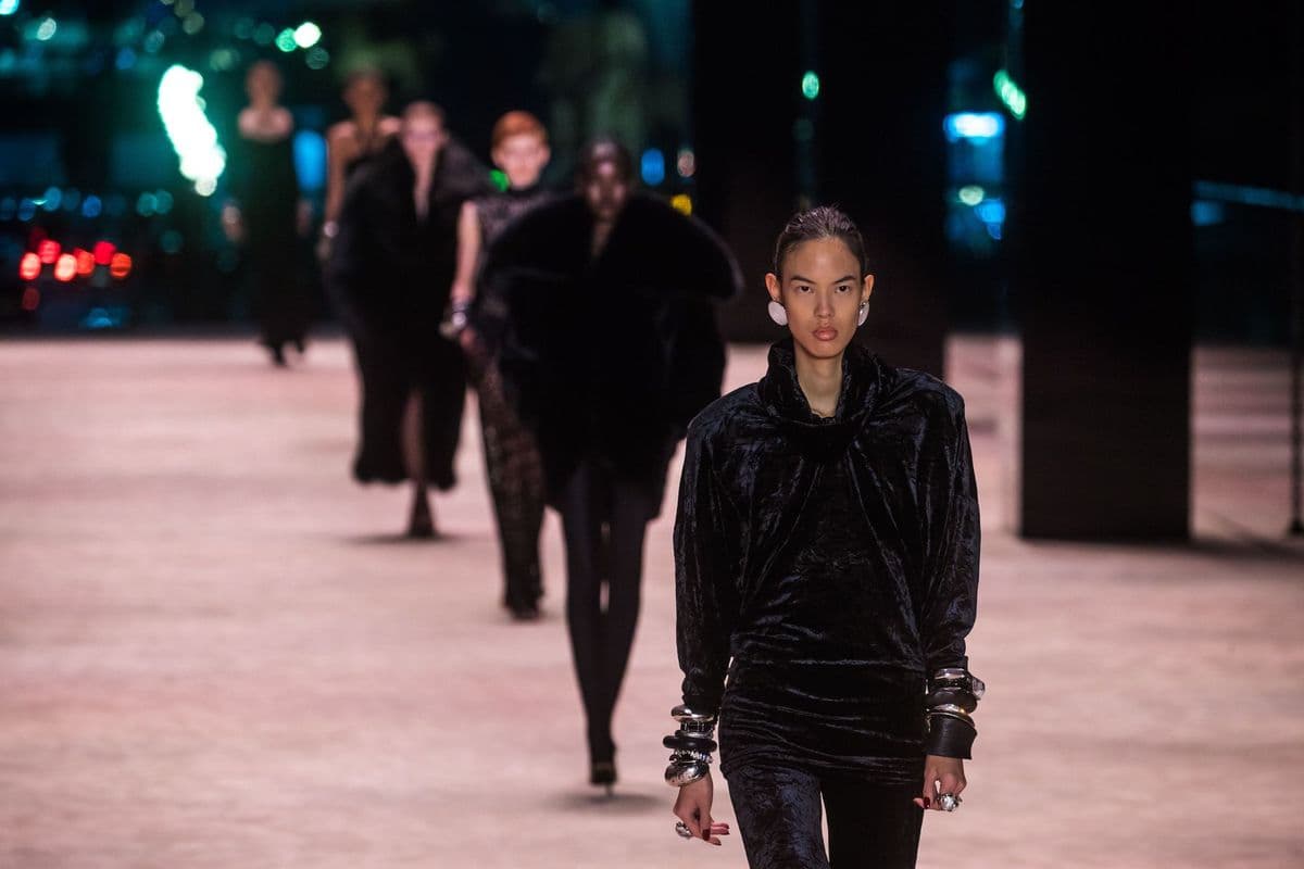 Saint Laurent - Women’s Winter 22 Show