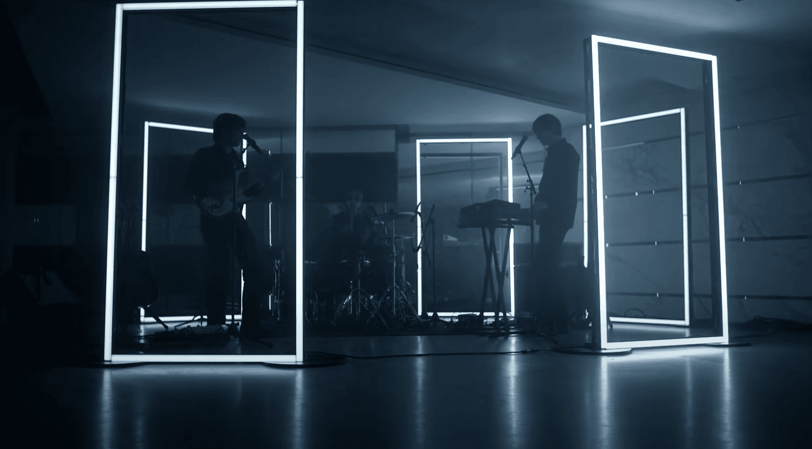 SAINT LAURENT - LIVE SESSIONS - KEEP DANCING INC