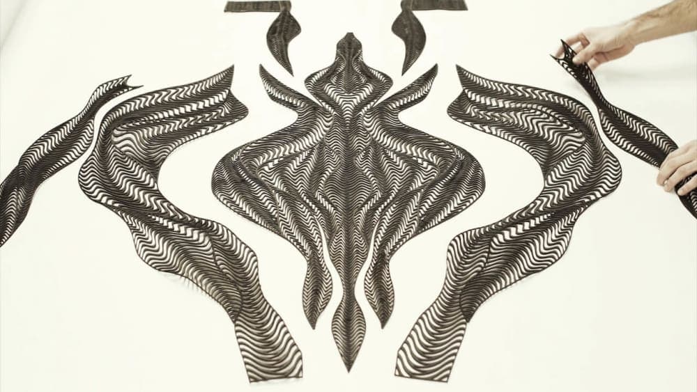 Iris van Herpen - Between The Lines