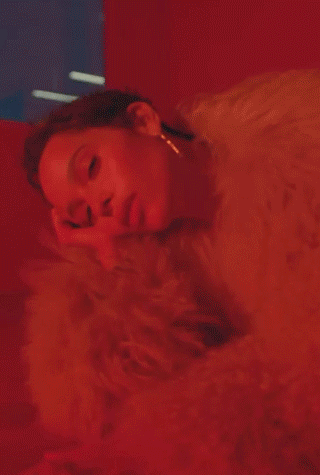 YSL16 - ZOË KRAVITZ