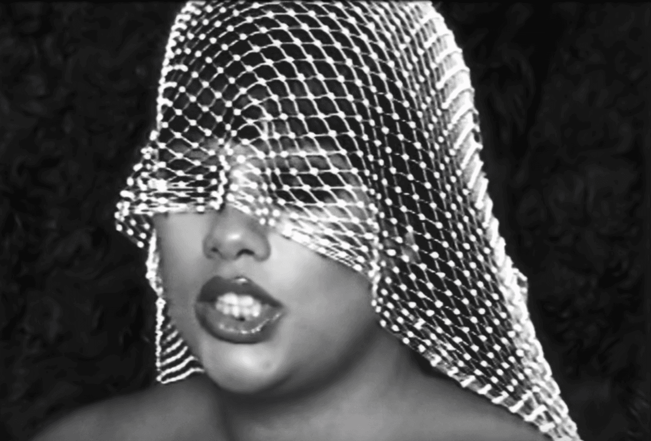 SHYGIRL - UCKERS