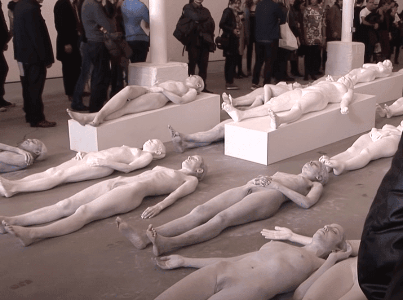 Vanessa Beecroft: VB64