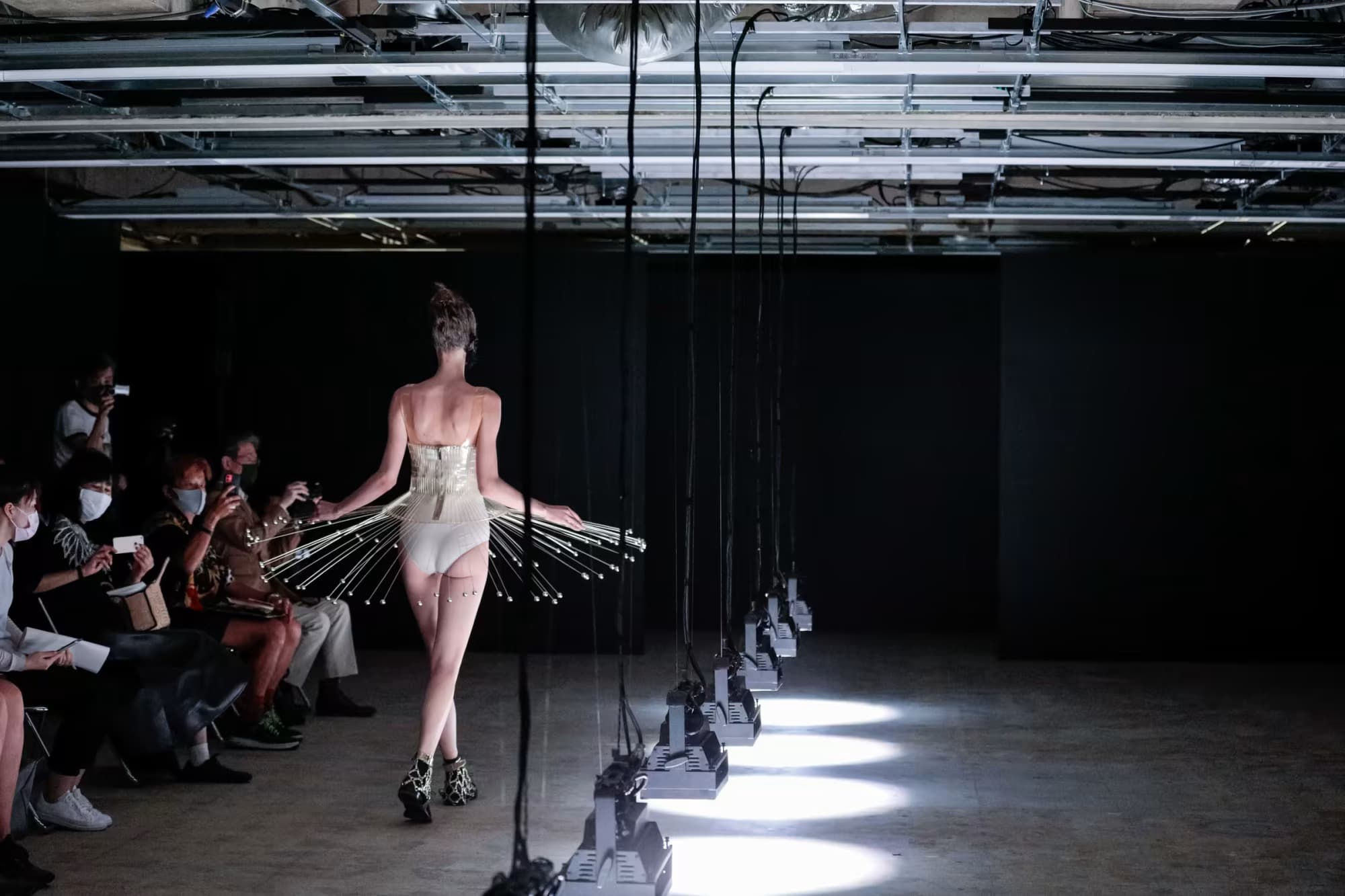 noir kei ninomiya SPRING/SUMMER 2022 MINI-SHOW
