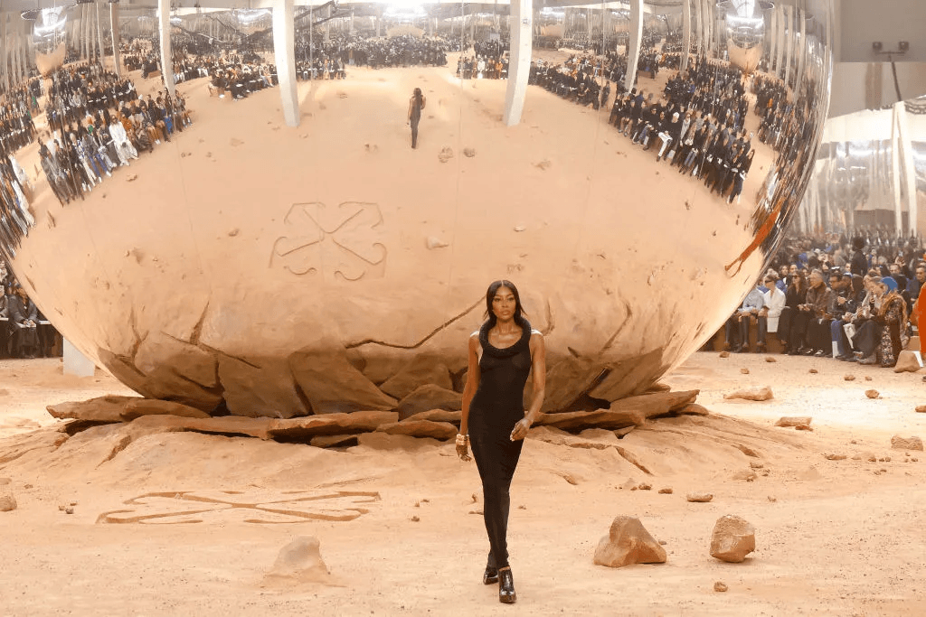 Off-White Fall Winter 2023 Show "LUNAR DELIVERY"