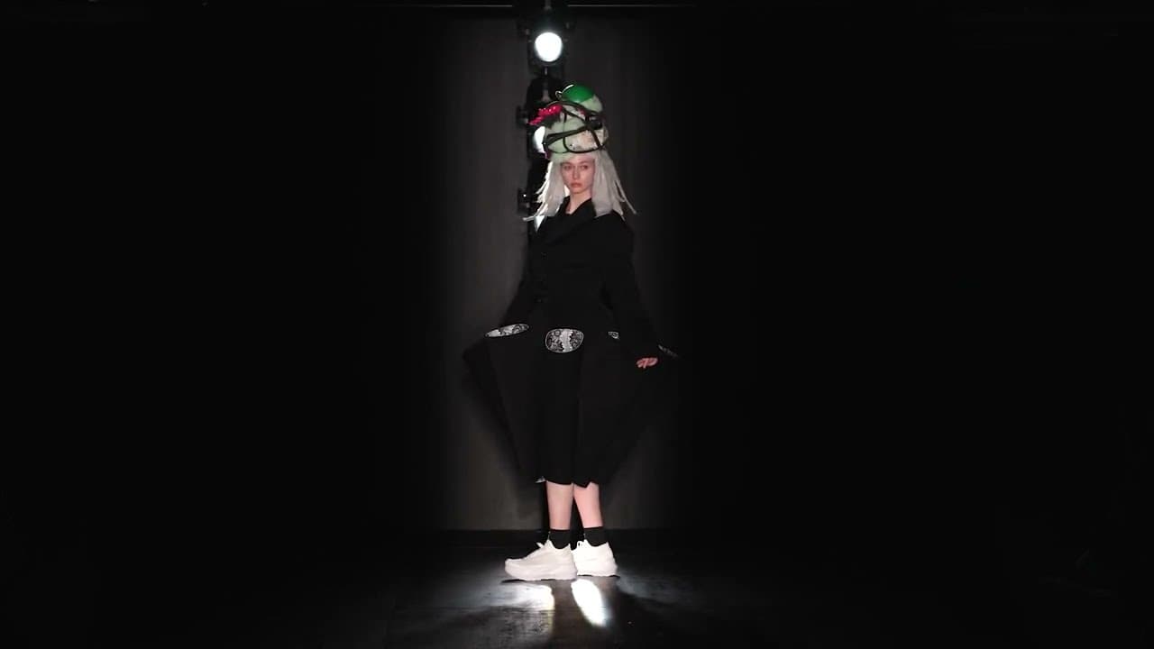 COMME DES GARÇONS FALL/WINTER 2022 MINI-SHOW