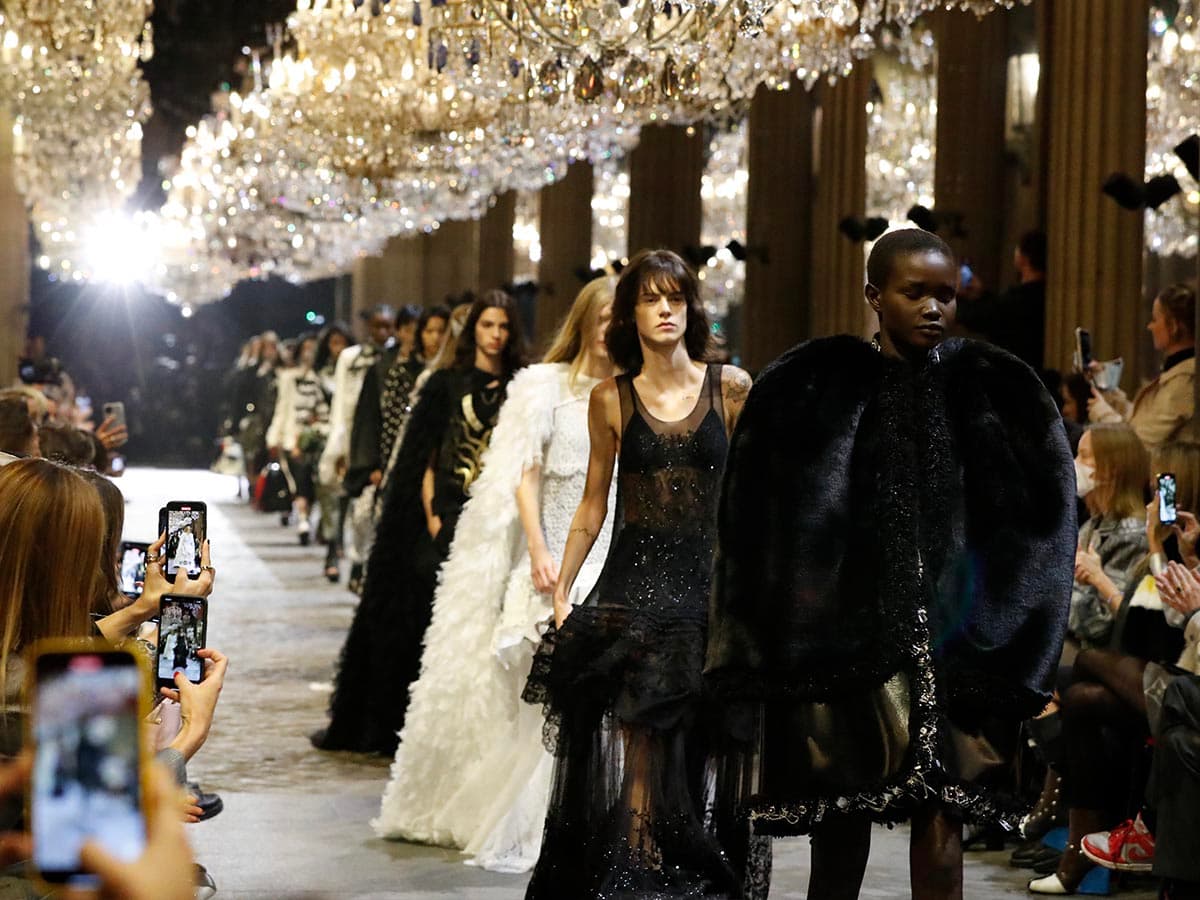 Women’s Spring-Summer 2022 Fashion Show | LOUIS VUITTON