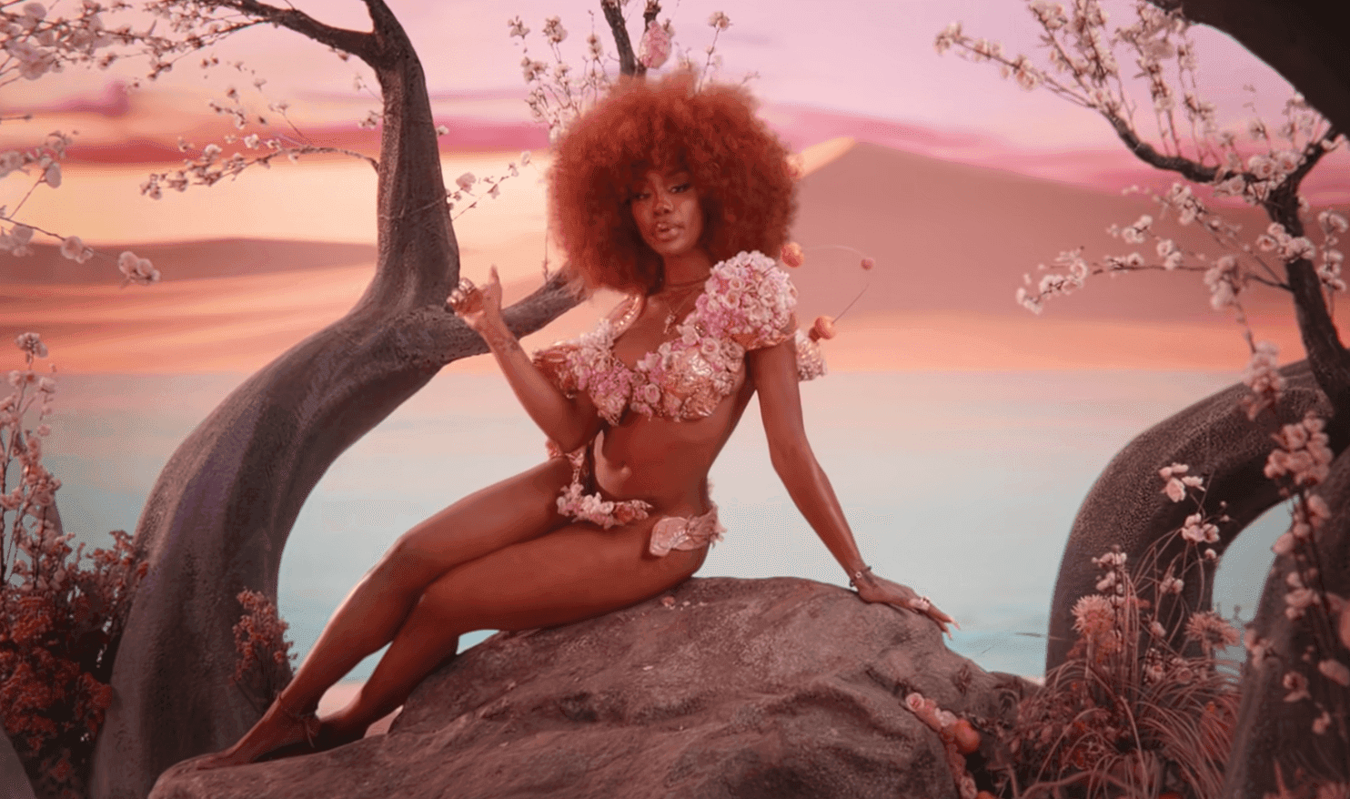 Doja Cat - Kiss Me More ft. SZA