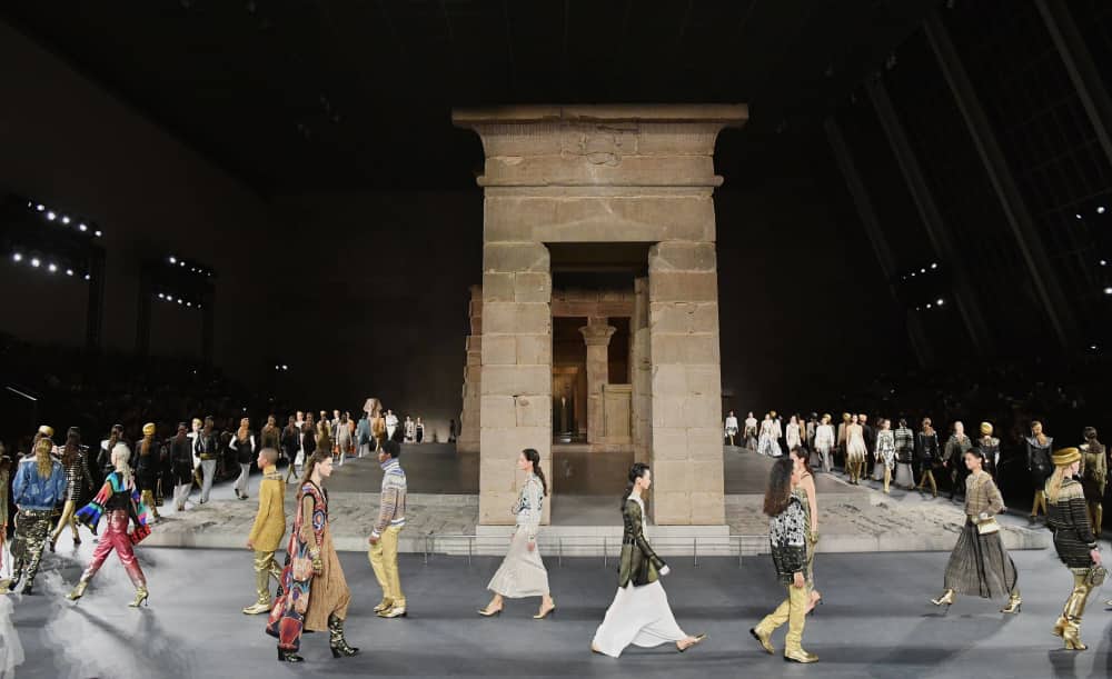 Chanel - Paris-New York 2018/19 Métiers d’art Show